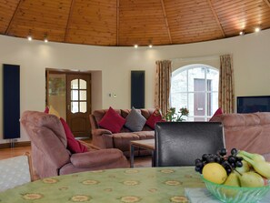 Spacious living/ dining area | The Horsemill, Kelty, near Dunfermline 