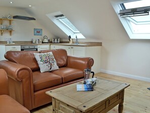 Beautifully presented open plan living space | Stonechat Barn - Little Derril, Derril, near Bude