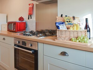 Well-appointed kitchen | Blacksmith’s Cottage - Upwey Cottages, Weymouth