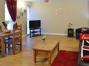 Welcoming open-plan living space | Rose Cottage - Railway Cottages, Acklington, near Amble