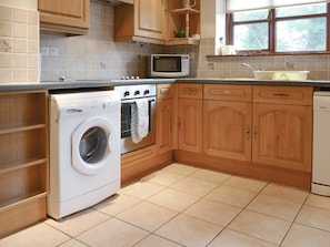 Fully appointed kitchen | The Old Workshop - Moor Farm Stable Cottages, Foxley, near Fakenham
