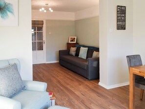 Spacious living/dining room | Waggy Tails, Seahouses, near Alnwick