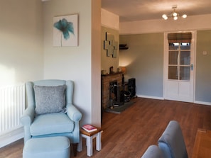 Spacious living/dining room | Waggy Tails, Seahouses, near Alnwick