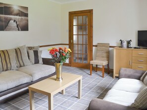 Spacious living room | Nursery Cottage - Beaufort Cottages, Kiltarlity, near Beauly
