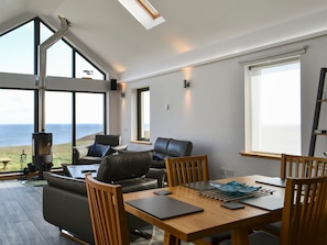 Light and airy open plan living space | Healair, Aird, near Stornoway