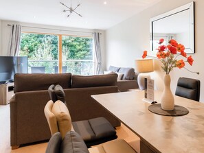 Comfortable open plan living space | North Bay Sands Apartment 2 - North Bay Sands Apartments, Scarborough