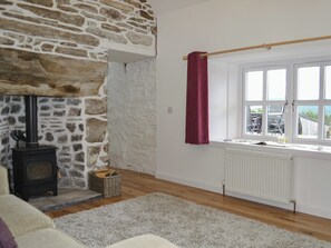 Light and airy living room | Wester Laggan Cottage, Dulnain Bridge, near Grantown-on-Spey