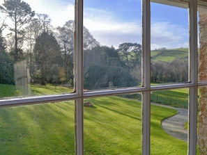 Fantastic views across the garden and grounds | Tristan&rsquo;s - Lanwithan Manor Apartments, Lostwithiel