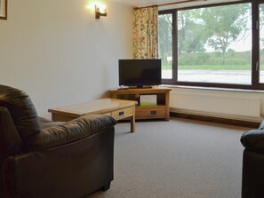 Living room/dining room | Stable Cottage 5 - Moor Farm Stable Cottages, Foxley, near Fakenham