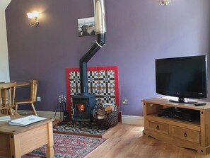 Living room/dining room | Stables Cottage - Fitling Garth Cottages, Fitling, near Hull