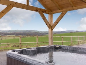 Hot tub | Y Beudy, Pwllglas, near Ruthin