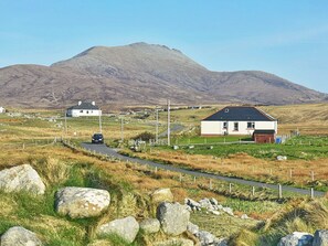 Beautiful ’get away from it all’ Hebridean cottage | Padraig’s Cottage, Howbeg (Tobha Beag), Isle of South Uist
