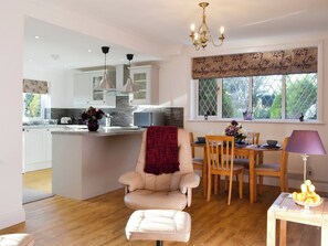 Open plan living space | Alice’s Lodge - New Forest Cottages, Picket Hill, near Ringwood