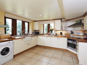 Kitchen | The Farmhouse - Smallshaw Cottages, Millhouse Green, near Penistone