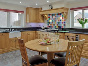Well equipped kitchen | Hawthorn Cottage, Stranraer