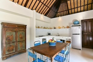 2 Bed Villa 5 mins to Seminyak Center>