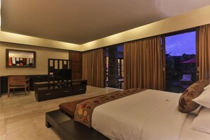 Hideaway Private 3 Bedroom Villa,Canggu;