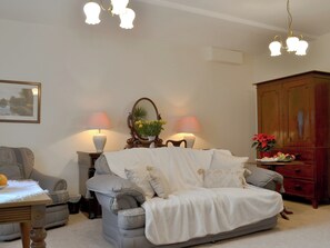Comfortable living area | Isolda’s - Lanwithan Manor Apartments, Lostwithiel