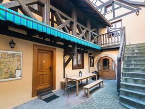 La cour intérieure de la Maison Vigneronne à Ribeauvillé en Alsace