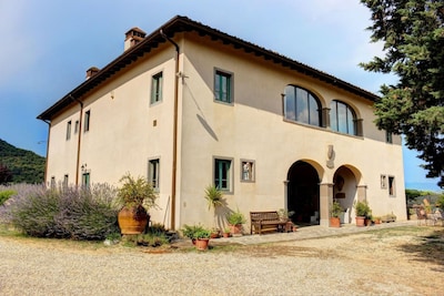 Fantastische Villa mit Schwimmbad vor den Toren des Chianti.