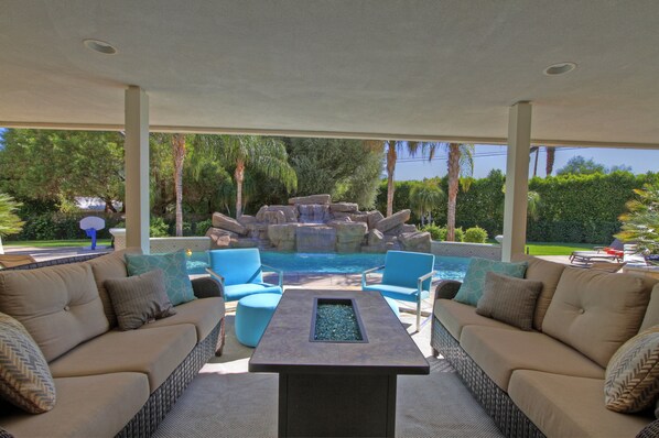 Private outdoor covered Living Area, with fire table for those chilly evenings.