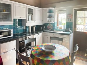 Kitchen/diner | Heron - Caves Farm Barns, Near Ely