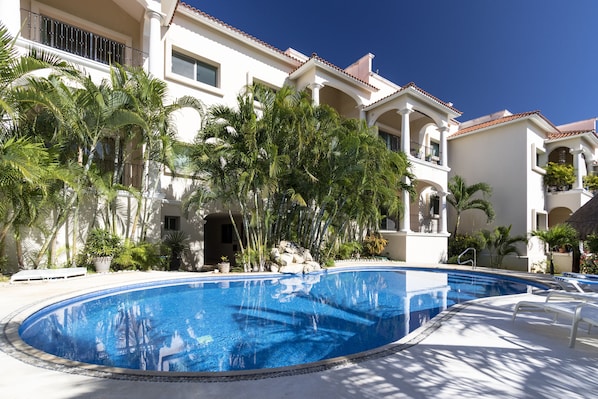 Swimming Pool, and Fountain