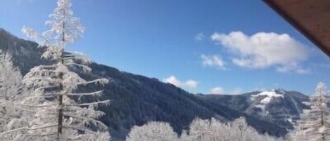 Vue sur les massifs de Beauregard et du Bossonnet