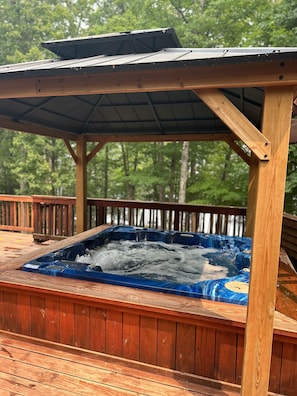 Covered 8 person hot tub