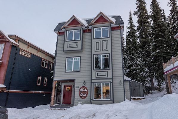 Beautiful Four Bedroom Home that has Been Completely Redone 