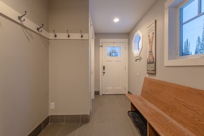 Large Entryway with Lots of Space for Gear 