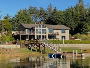 Prepare for an unforgettable retreat on Oregon's southern coast.