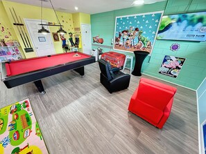 Spielezimmer