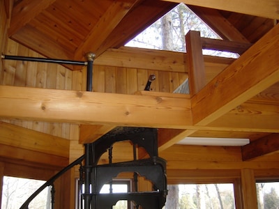 Tree House getaway with swimming, 18km of Hiking, r and MTN Biking Trails. 