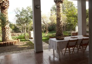 Outdoor dining