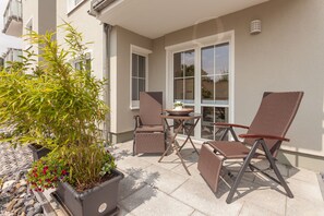 Die Terrasse lädt zum Verweilen und Sonne tanken  ein.