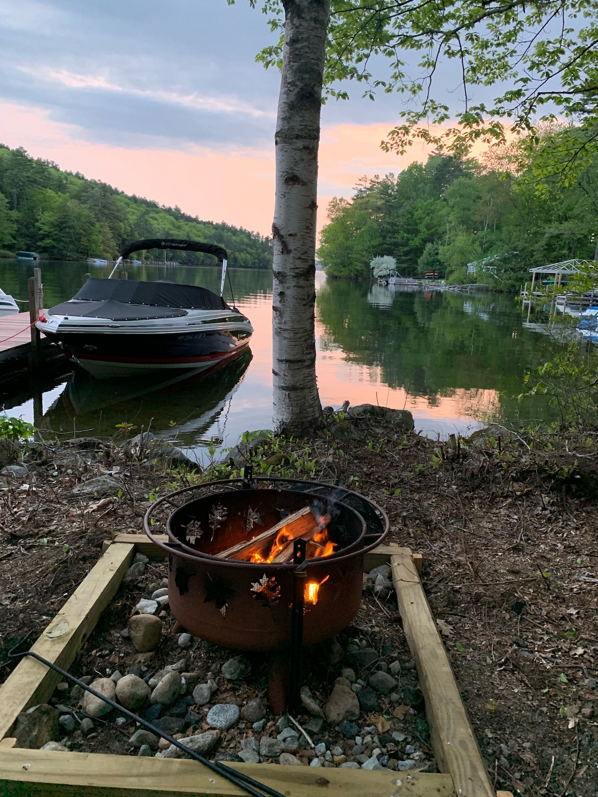 200 ft of Winnipesaukee Shore with Gorgeous Sunsets in Scenic Roberts Cove