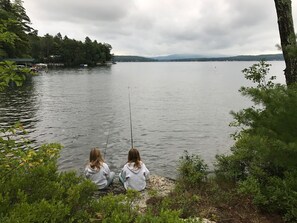 Fish with your kids and you stop thinking about the office!