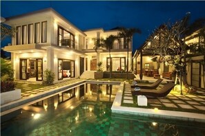 Harmony 6 Bed Family Villa-Near Seminyak