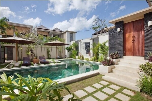 Harmony 6 Bed Family Villa-Near Seminyak