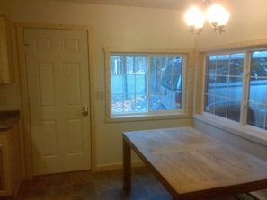 eating area in kitchen