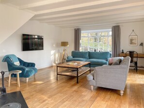 Tastefully furnished living area | Barn Cottage, St Mawgan