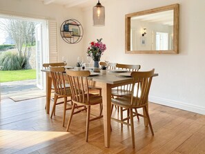 Characterful dining area | Barn Cottage, St Mawgan