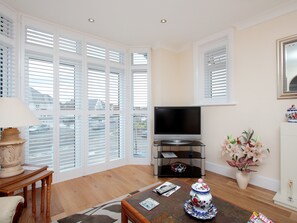 Welcoming living area | The Avoncliffe, Bournemouth