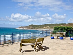 Communal patio  | 5 Devon Beach Court, Woolacombe
