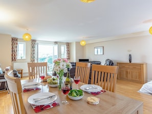 Stylish open plan living space | 6 Harbour View - Harbour View, Newquay