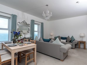 Open plan living space | The Cliff Top, Torquay