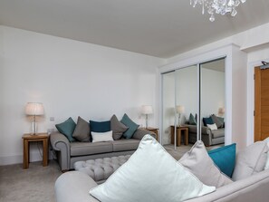 Open plan living space | The Cliff Top, Torquay