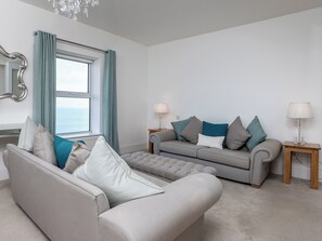 Open plan living space | The Cliff Top, Torquay