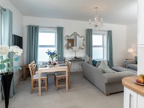 Open plan living space | The Cliff Top, Torquay